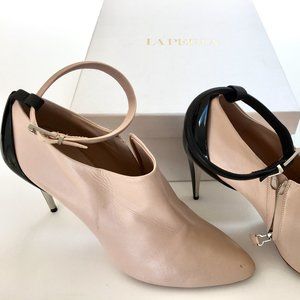 New La Perla 40 Nude+Black Booties+Ankle Straps